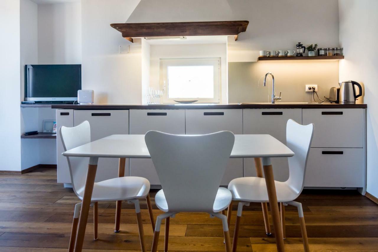 Apartment Festina Lente 로비니 외부 사진